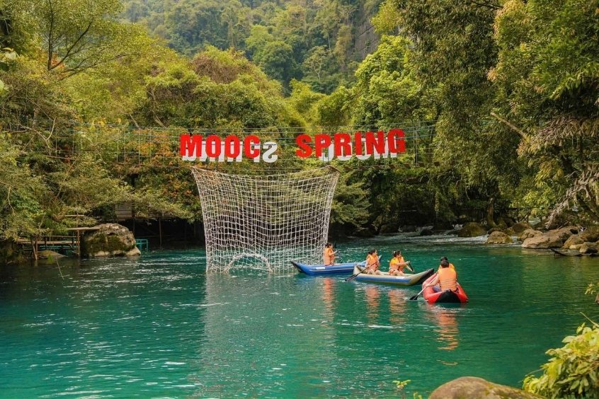 Suối Nước Moọc - Khu du lịch sinh th&aacute;i nổi bật với l&agrave;n nước xanh ngọc b&iacute;ch