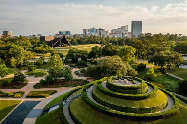Đường dạo xoắn ốc Garden Mount tại McGovern Centennial Gardens, Houston, Texas