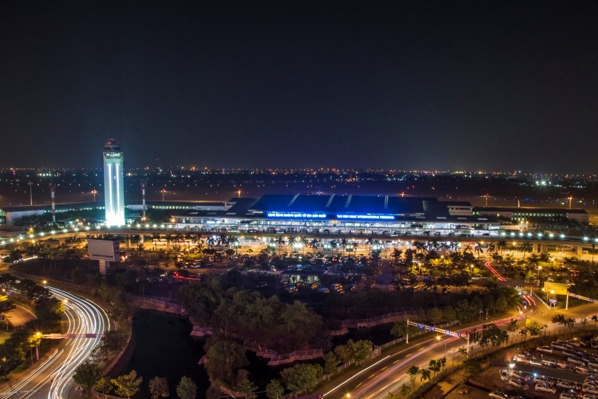 S&acirc;n bay Quốc tế T&acirc;n Sơn Nhất - Cảng h&agrave;ng kh&ocirc;ng quốc tế lớn nhất Việt Nam