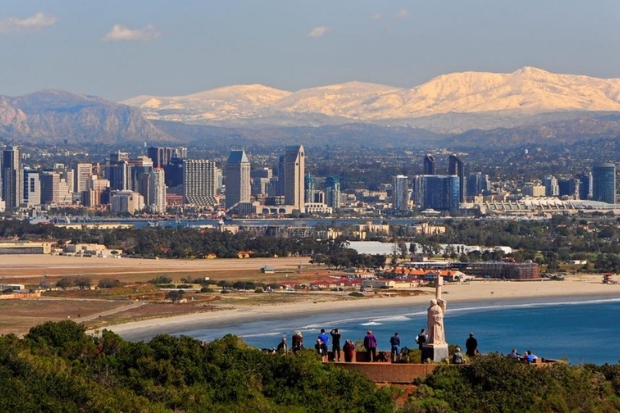 To&agrave;n cảnh trung t&acirc;m San Diego nh&igrave;n từ Đ&agrave;i tưởng niệm Quốc gia Cabrillo tr&ecirc;n b&aacute;n đảo Point Loma
