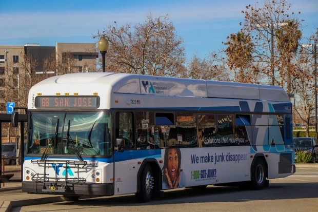 Xe bus Route 60 hỗ trợ di chuyển dễ dàng từ sân bay về trung tâm San Jose