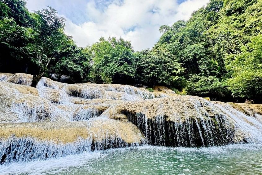 Th&aacute;c M&acirc;y, một th&aacute;c nước nổi tiếng tại Thanh H&oacute;a,&nbsp;điểm du lịch l&yacute; tưởng để tắm m&aacute;t v&agrave; check-in trong m&ugrave;a h&egrave;