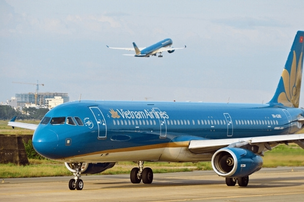 H&atilde;ng bay Vietnam Airlines đồng h&agrave;nh c&ugrave;ng tấm v&eacute; m&aacute;y bay từ TP. Hồ Ch&iacute; Minh đi V&acirc;n Đồn của bạn