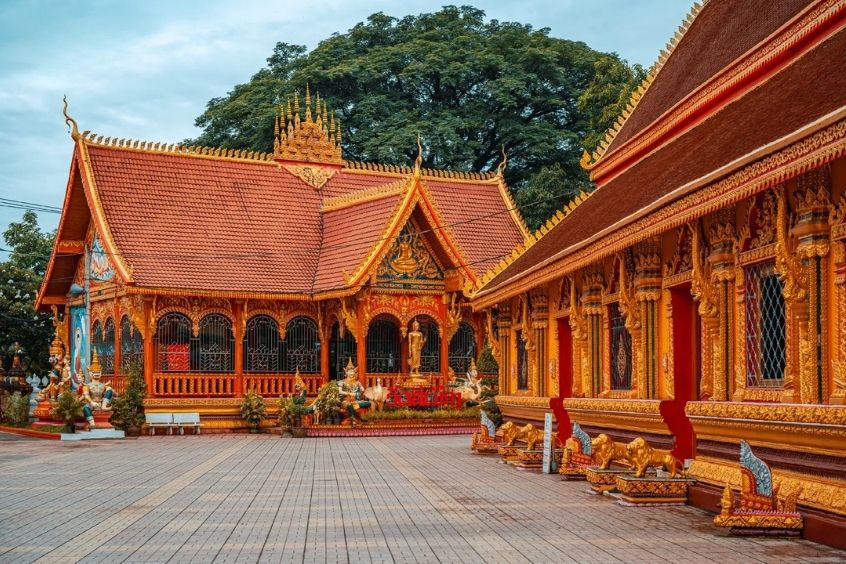 V&eacute; m&aacute;y bay từ TP. Hồ Ch&iacute; Minh đi Vi&ecirc;ng chăn- Wat Si Muang ng&ocirc;i ch&ugrave;a linh thi&ecirc;ng tại L&agrave;o