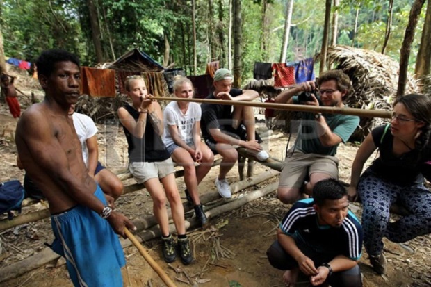 Người dân bản địa tại vườn quốc gia Taman Negara