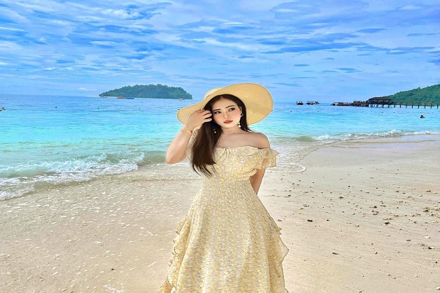 Tắm biển tại đảo Manukan