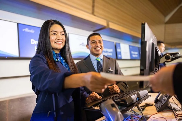 quy định đổi vé Alaska Airlines