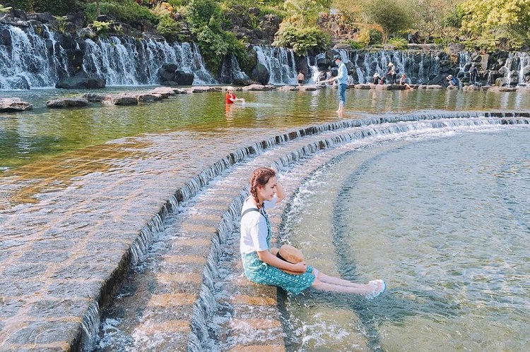 Khu du lịch Suối Mơ