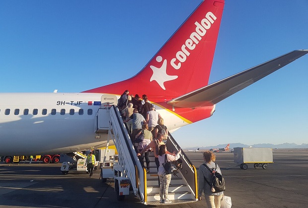 Đổi v&eacute; m&aacute;y bay Corendon Airlines