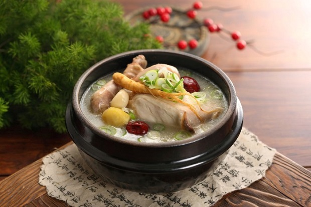 G&agrave; tần s&acirc;m Samgyetang