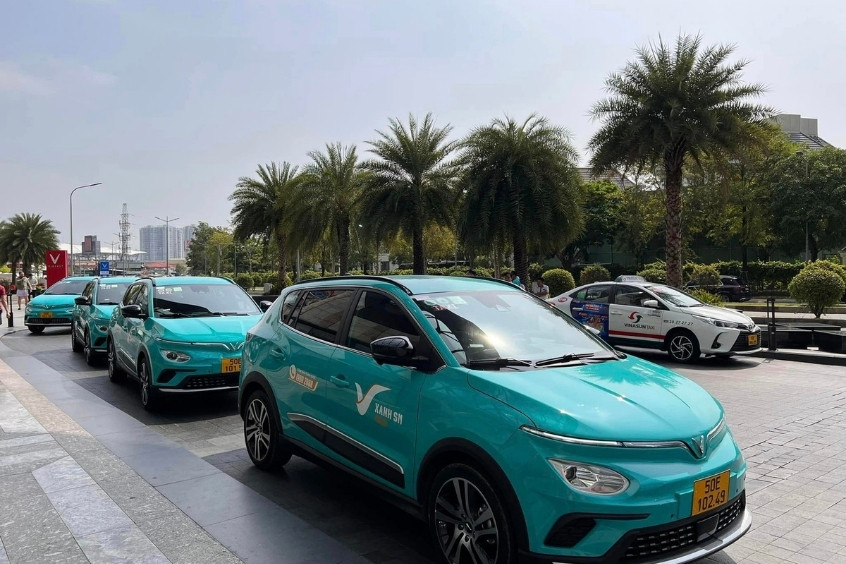 Taxi - Phương tiện nhanh ch&oacute;ng v&agrave; thuận tiện nhất dễ d&agrave;ng bắt ở bất kỳ đ&acirc;u 