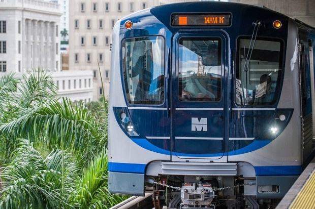 Metrorail Miami l&agrave; phương tiện kết nối th&agrave;nh phố hiện đại v&agrave; tiện lợi