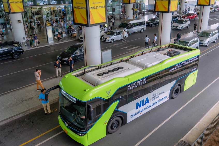 Xe Bus - Phương tiện di chuyển tiết kiệm chi ph&iacute; 
