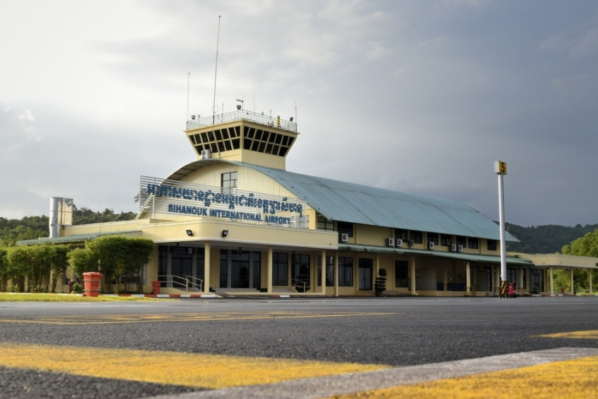 S&acirc;n bay Quốc tế Sihanoukville - Cửa ng&otilde; ch&iacute;nh nằm c&aacute;ch trung t&acirc;m th&agrave;nh phố khoảng 20km