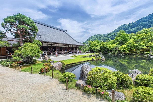 Những khu vườn tại con đường xuyên rừng tre Arashiyama