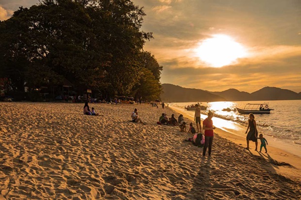 Địa điểm du lịch Malaysia - Bãi biển Batu Ferringhi