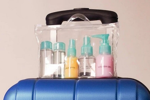 Chất lỏng được đem lên máy bay