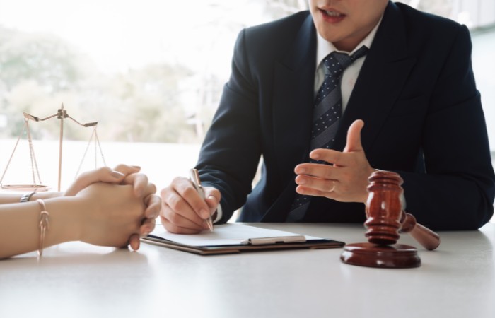 Hợp ph&aacute;p h&oacute;a l&atilde;nh sự Anh UK