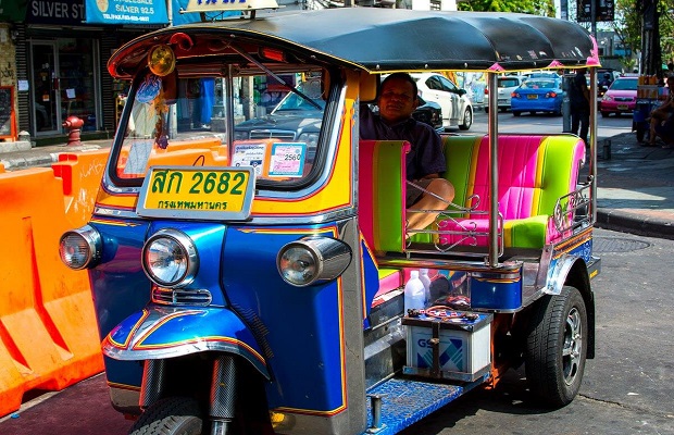 l&ecirc;n kế hoạch cho một chuyến du lịch Th&aacute;i Lan - Xe tuktuk