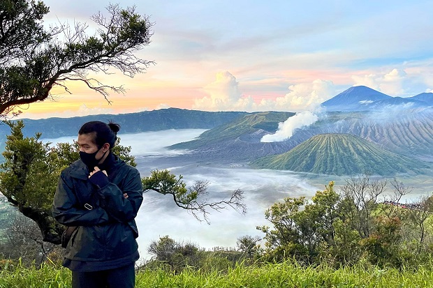 Cảnh bình minh trên miệng núi lửa Bromo