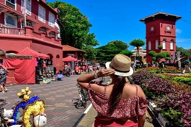 Trang phục du lịch Malaysia khi dạo phố