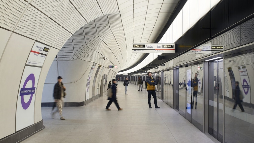 H&igrave;nh ảnh ga t&agrave;u điện ngầm hiện đại tại London.