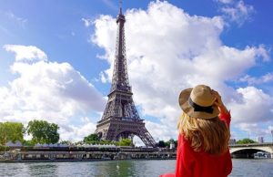 Vé máy bay đi Paris