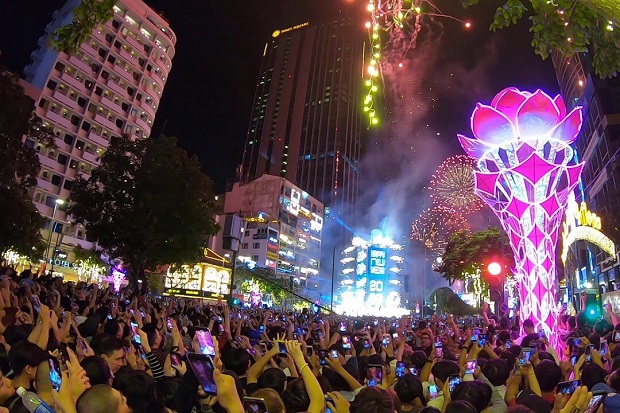 Phố đi bộ Nguyễn Huệ