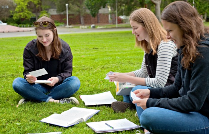 Điều kiện xin visa du học h&egrave; Canada 