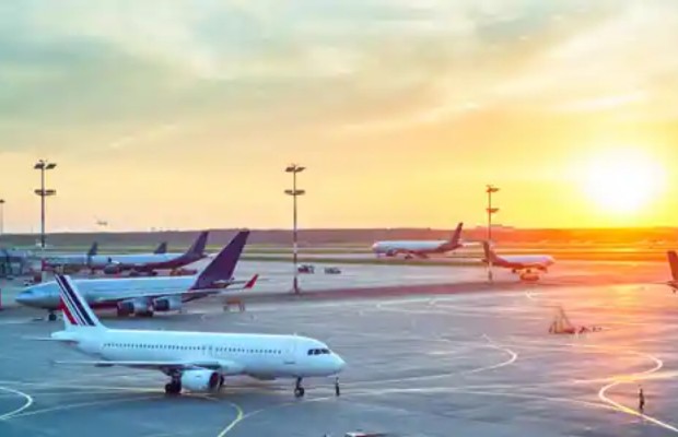 s&acirc;n bay Ulsan (USN)