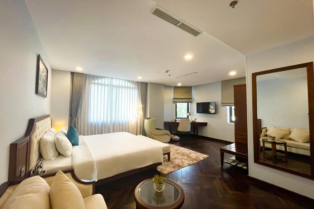 Khách sạn gần chợ Bến Thành - Happy Life Grand Hotel & Sky Bar