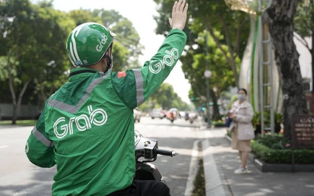 Đến Crescent Mall bằng Grab