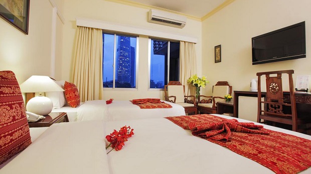 Phòng ngủ với view tòa Bitexco