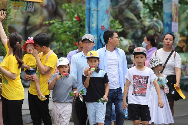 Đi chơi Đầm Sen Nước