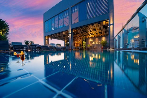 Hồ bơi trên cao phục vụ nhu cầu của du khách thích check in Sài Gòn