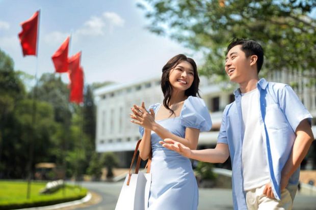 Khách sạn Sheraton Sài Gòn di chuyển đến Dinh Độc Lập chỉ mất vài phút đi bộ