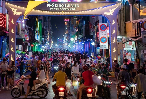 cách đi đến phố đi bộ bùi viện