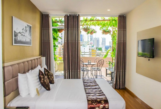 phòng nghỉ ở GK Central Hotel có không gian thoáng mát