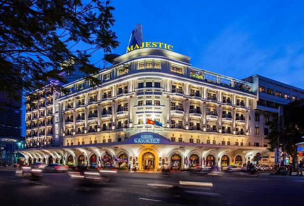 kiến trúc bên ngoài của Khách sạn Majestic