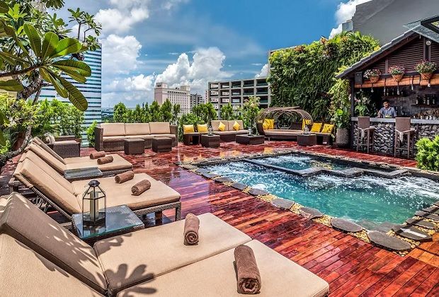 bể sục ở khách sạn  Silverland Sakyo