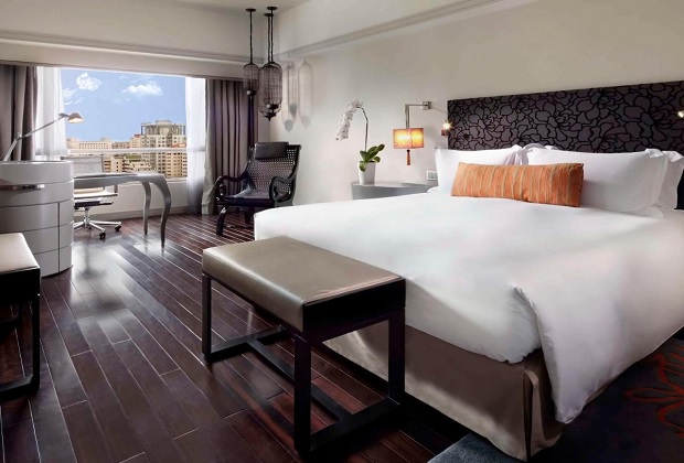 Sofitel Sài Gòn Plaza là khách sạn 5 sao gần vincom đồng khởi