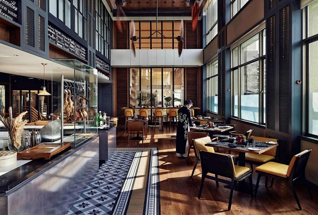 nhà hàng bên trong Sofitel Sài Gòn Plaza