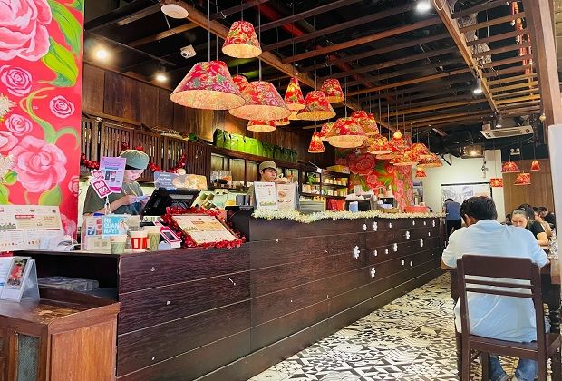 Cộng Cà Phê vincom center đồng khởi