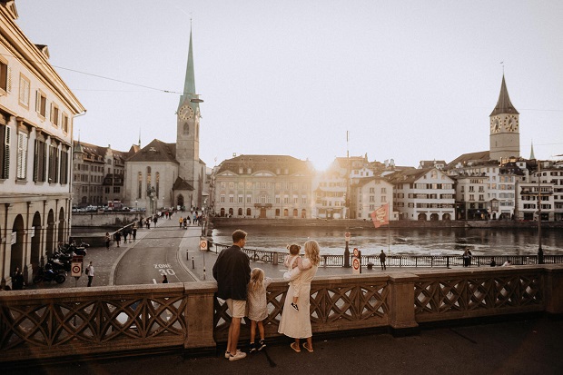 Săn vé máy bay đi Zurich giá rẻ sẽ mở ra cho bạn hành trình du lịch tràn ngập niềm vui và trải nghiệm đáng nhớ Kinh nghiệm săn vé máy bay đi Zurich giá rẻ