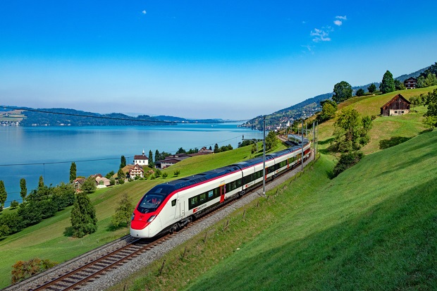 Tàu điện là một trong những phương tiện công cộng phổ biến ở thành phố Zurich Giao thông ở Zurich