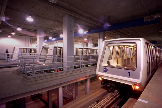 T&agrave;u AGTS của s&acirc;n bay Denver