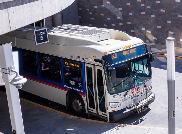 Xe bu&yacute;t s&acirc;n bay Denver