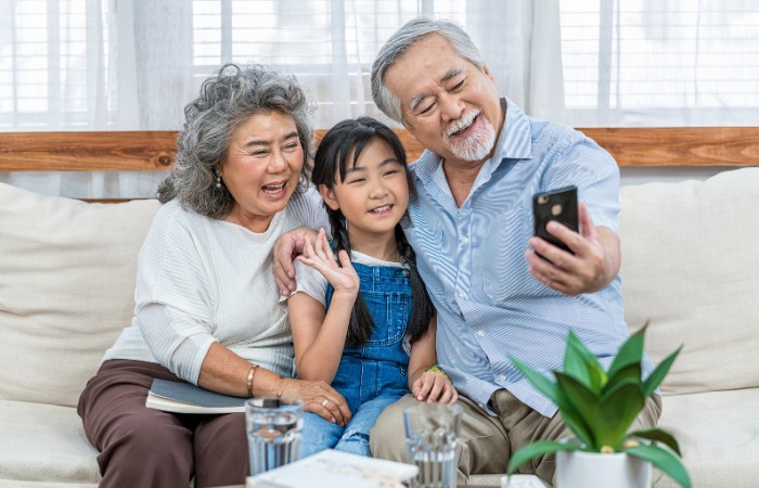Si&ecirc;u thị thực Canada