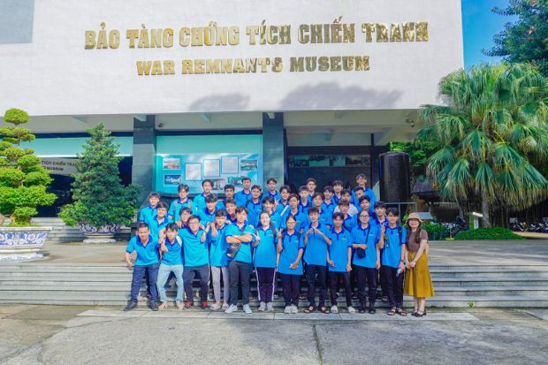 Đến tham quan bảo tàng phải ăn mặc lịch sự