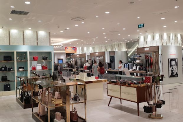 Khu vực mua sắm của Sài Gòn Square 2